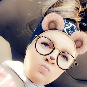 Meet your Posher, Cindy